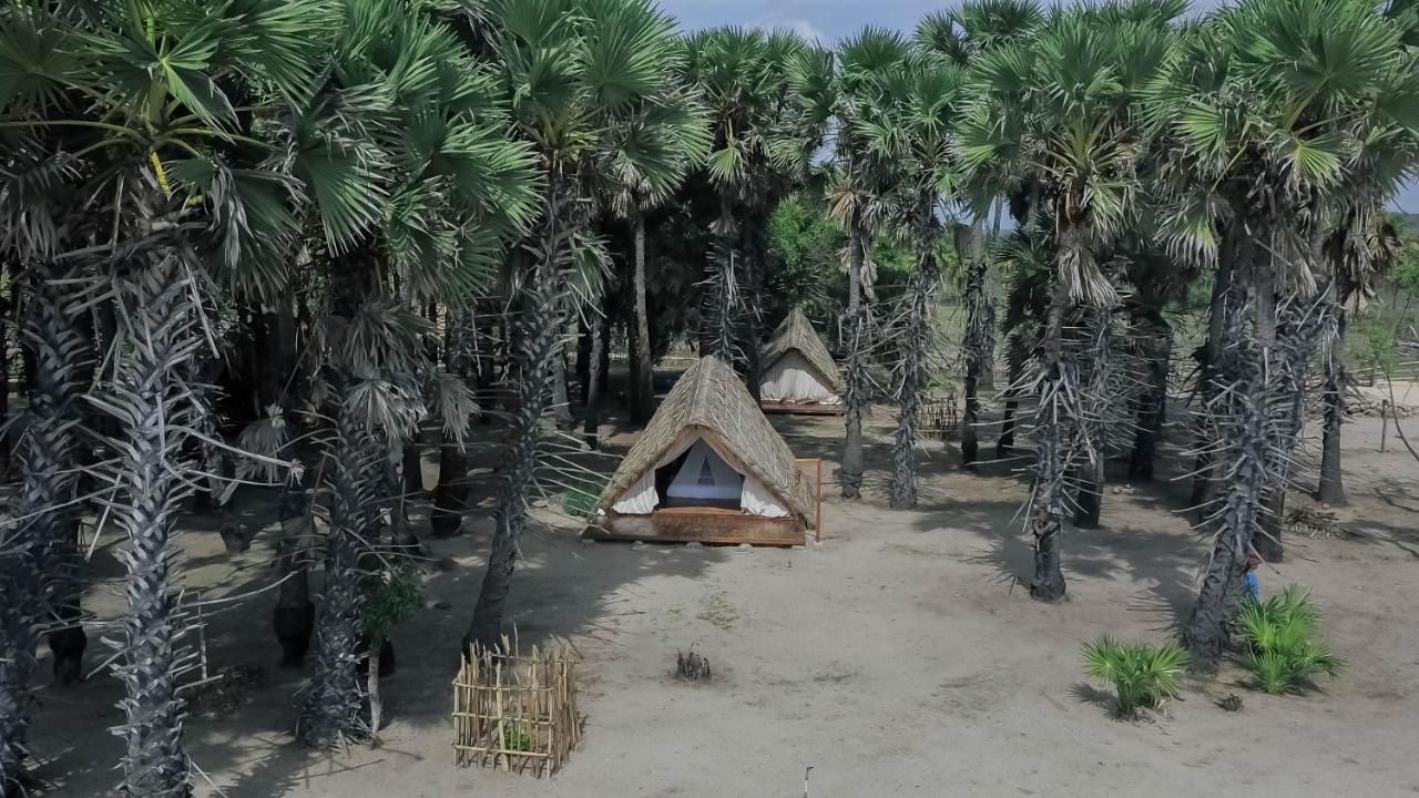Costa Beach Resort & Club Waingapu Extérieur photo