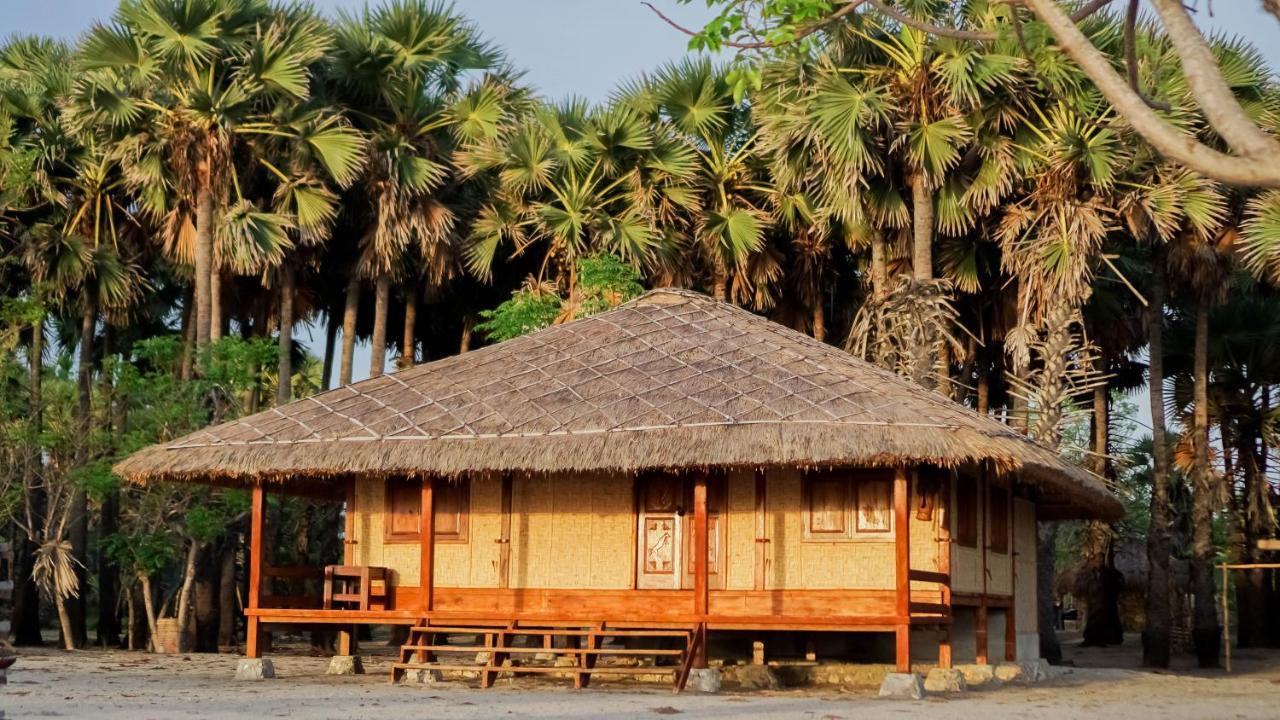 Costa Beach Resort & Club Waingapu Extérieur photo