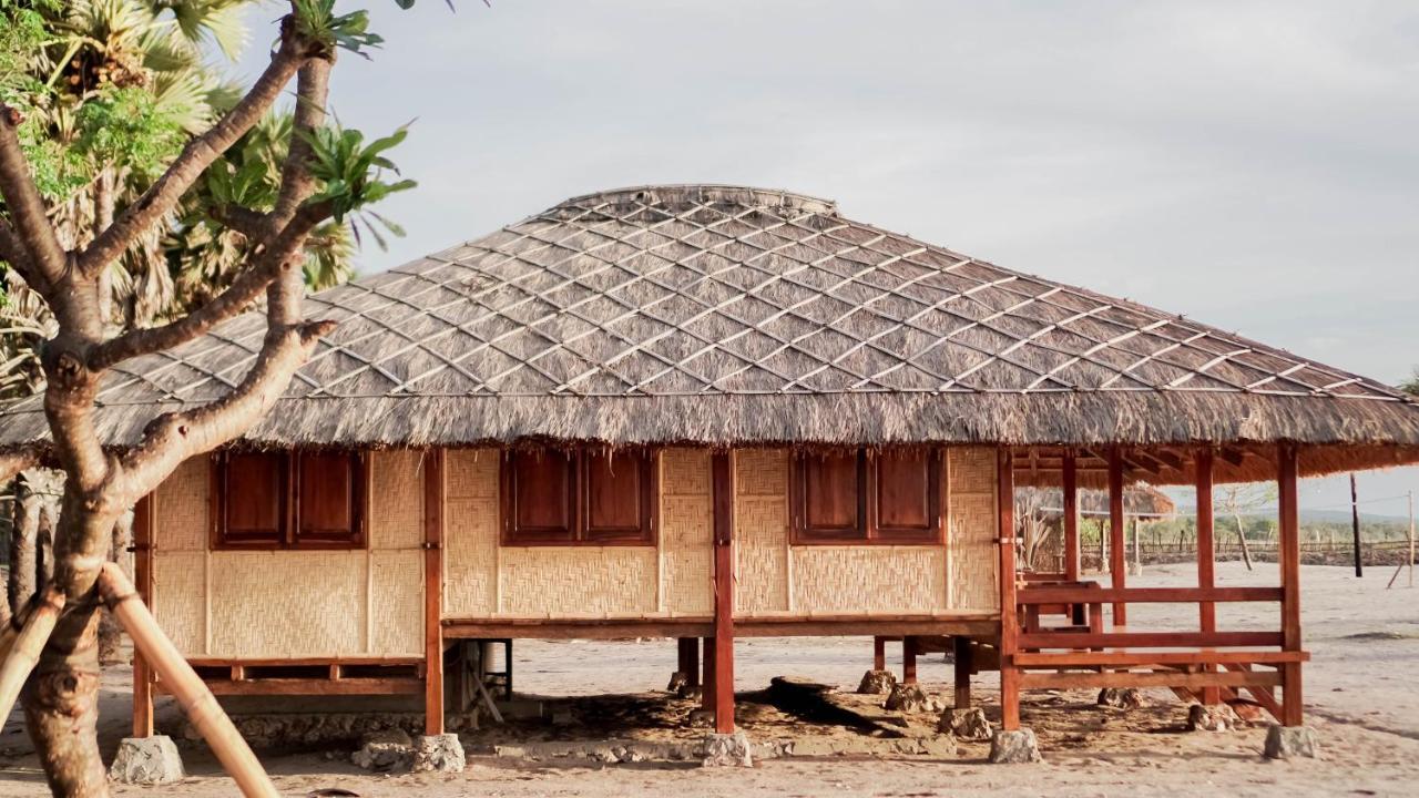 Costa Beach Resort & Club Waingapu Extérieur photo